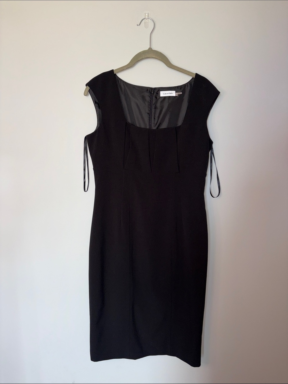 Calvin Klein Black Cap-Sleeve Sheath Dress 6